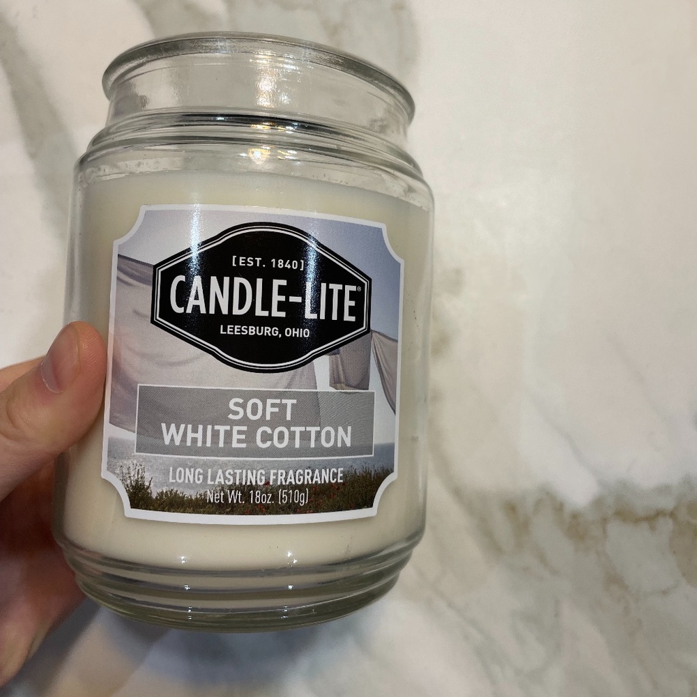 Candle-lite Everyday Scented Soft White Cotton Single Wick Glass Jar Candle 510g